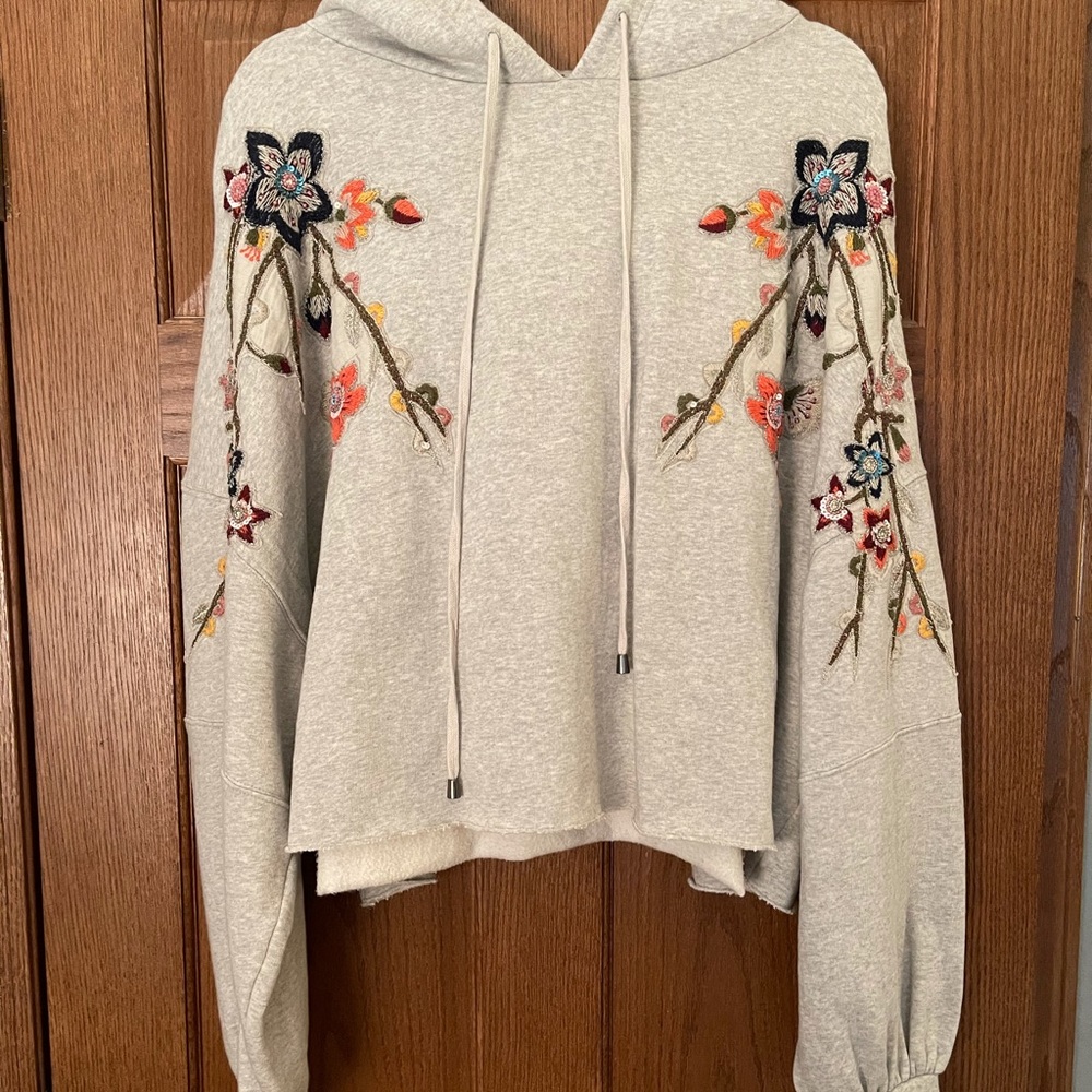 FREE PEOPLE CROPPED SWEATSHIRT!